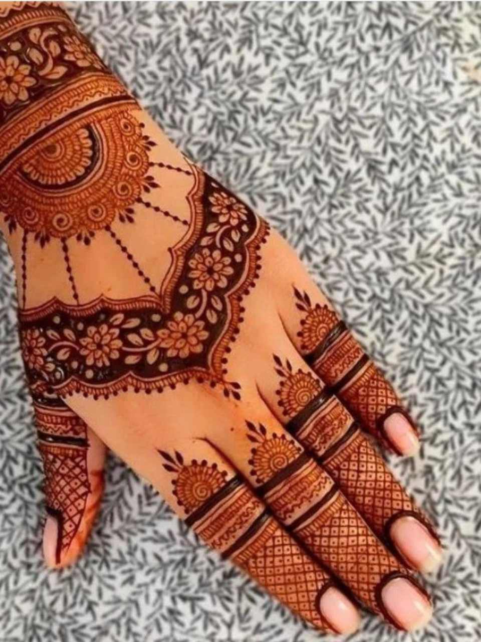 Fancy Mehndi Design 2