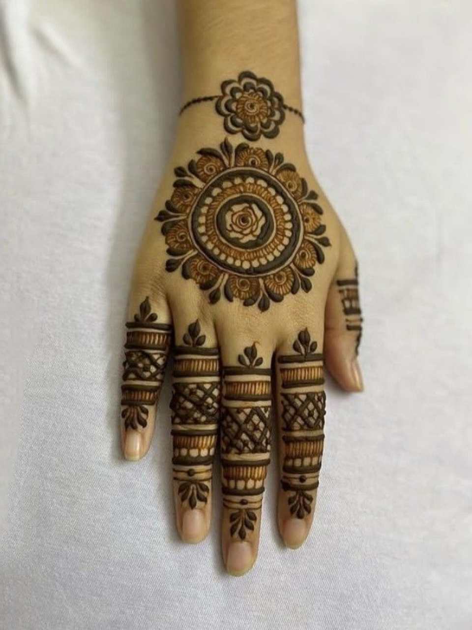 Mandala Mehndi Design 7 by Anushka Mehndi Goa