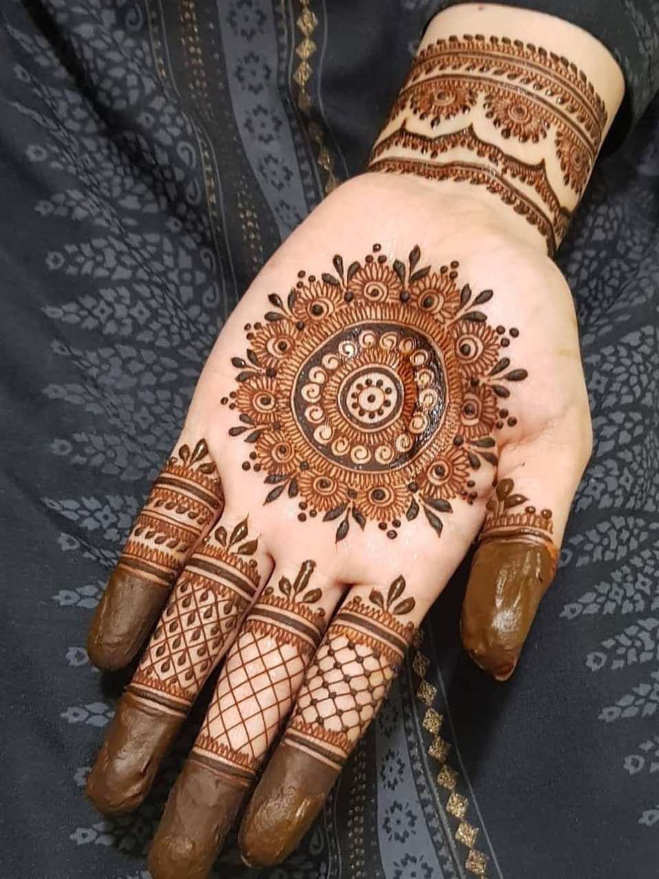 Mandala Mehndi Design 4 by Anushka Mehndi Goa